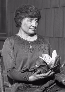 어둠을 넘어서 세계를 밝힌 희망 헬렌 애덤스 켈러 Helen Adams Keller