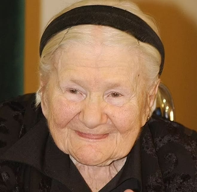나찌 홀로코스트 기간 동안 2,500명 아이들 생명 구한 "여성 오스카 쉰들러" VIDEO: The "female Oskar Schindler", who saved the lives of 2,500 children during the Holocaust