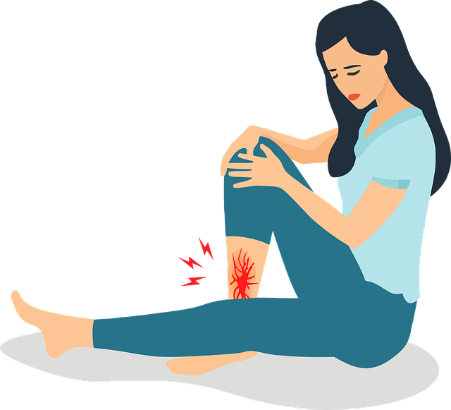 종아리에 불편함을 느끼고 있는 여성