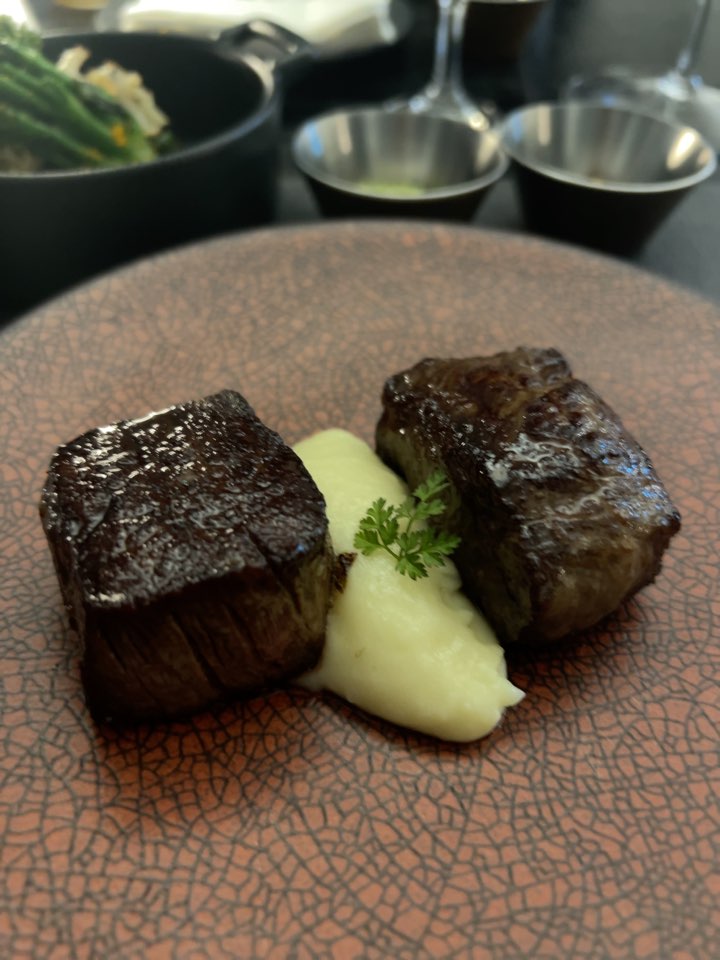 소공간 다이닝