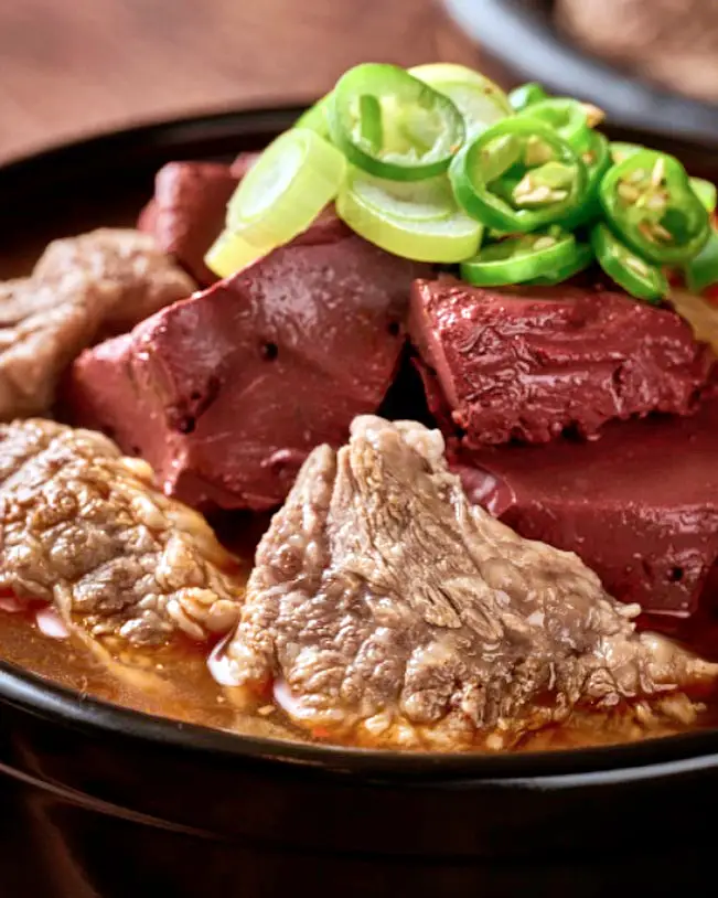 줄서는식당 권율 추천 차돌박이 갈빗살 아롱사태 모듬 수육, 낙지볶음, 특해장국 맛있는 식당 신사동 가로수길 해장국집 맛집 소개