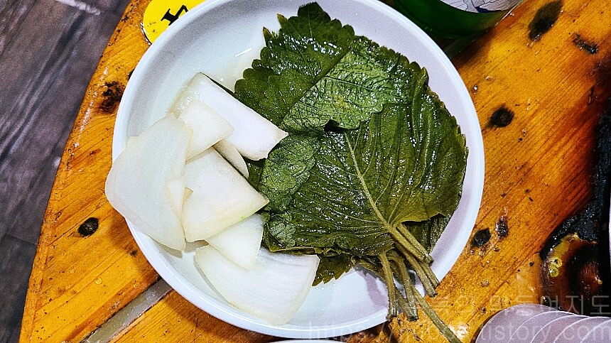 닭고집-숯불-닭갈비-밑반찬