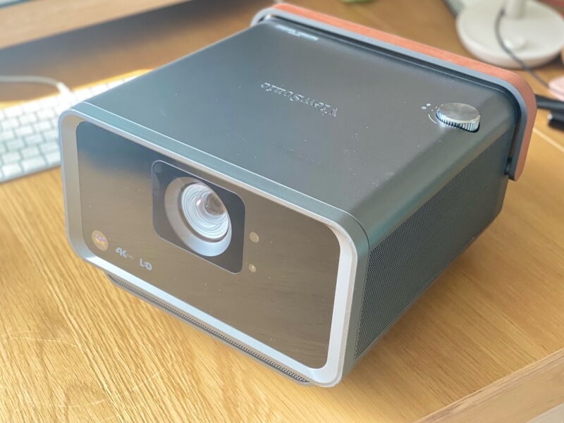 뷰소닉 X10-4K 전면 모습