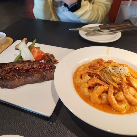 새우로제 파스타 및 슈퍼스테이크