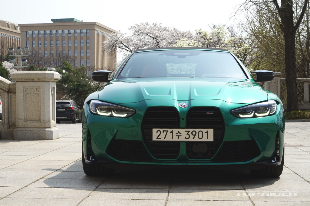 BMW M4 컨버터블 xDrive