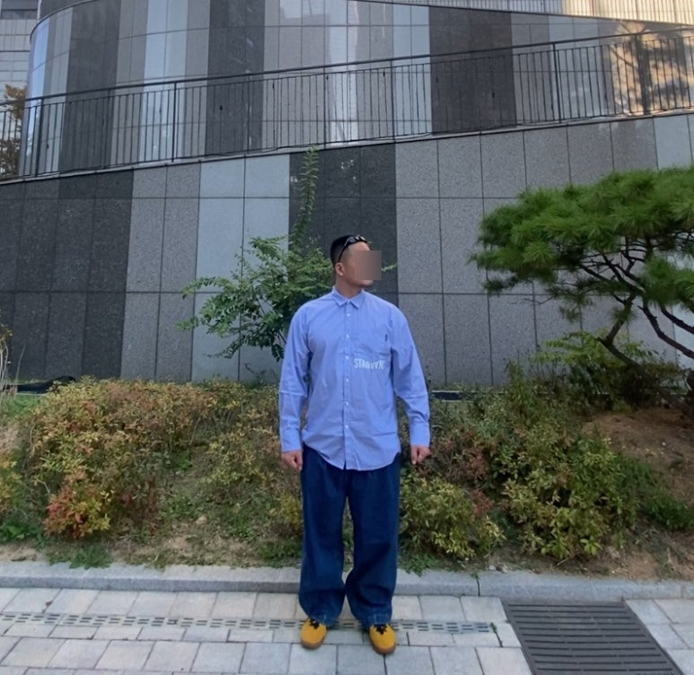 데일리룩('26. 10. 10.)오클리 OAKLEY 선글라스 아이자켓 리덕스, 스트리트 스탠다드 오버사이즈 스트라이프 셔츠, 무신사스탠다드 와이드 벌룬팬츠, 컨버스 올스타 스니커즈