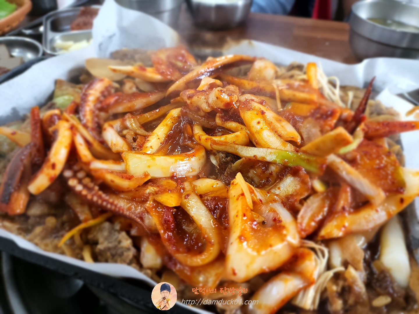 불고기 둘, 오징어 하나