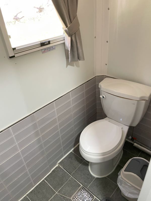 달서-별빛-캠프-화장실