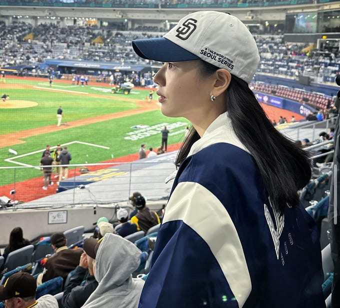 안은진 사복