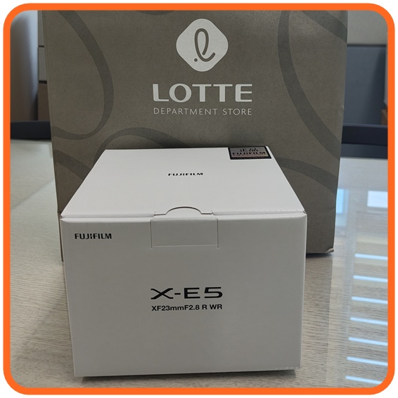 부산 롯데백화점 본점에서 오픈런으로 구매한 후지 X-e5 실버