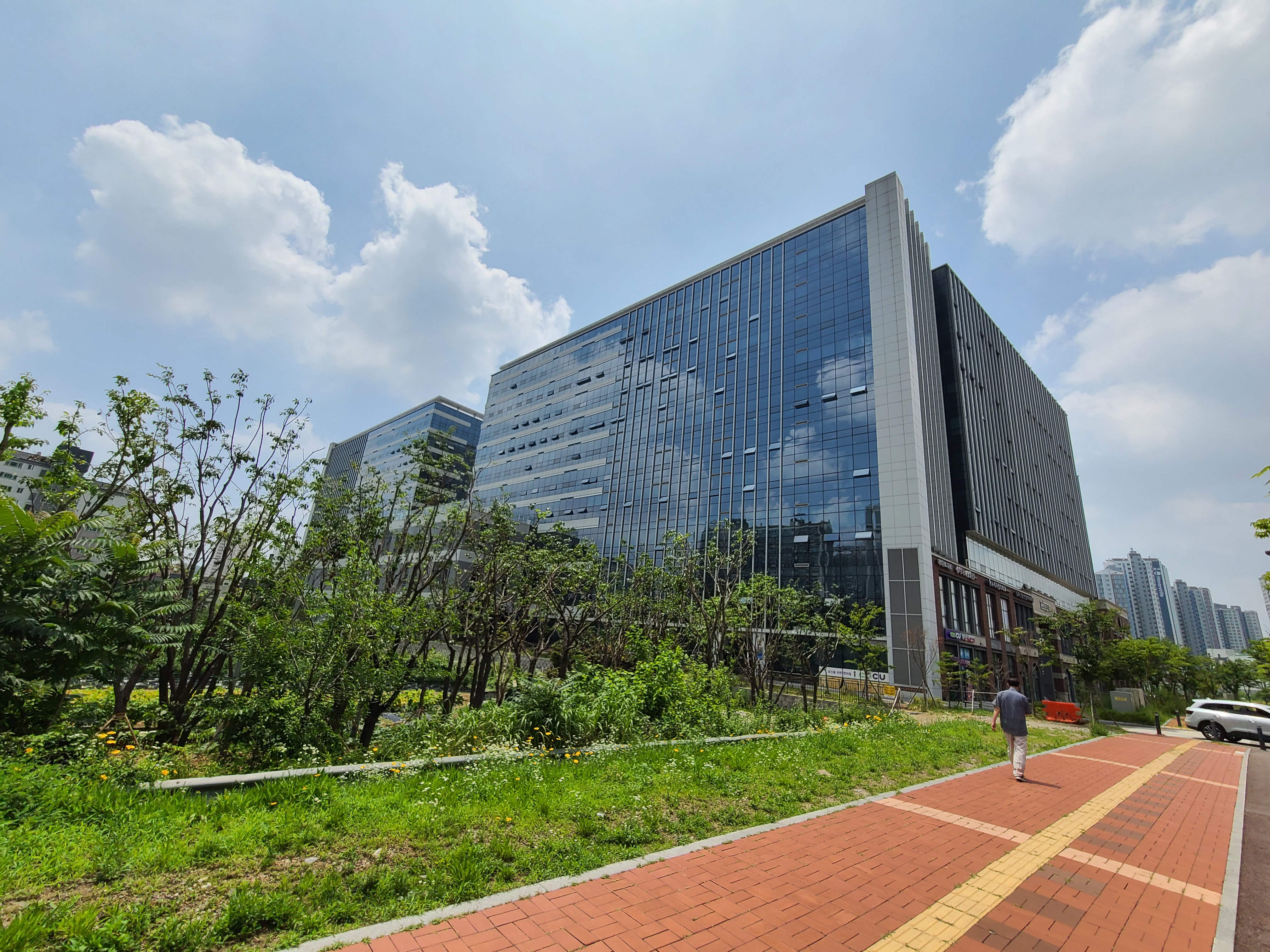 광교 우미뉴브 외관 및 주변환경1