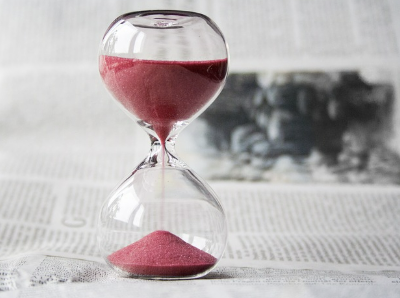 블랙홀을 이용한 시간 정지 실험 가능성