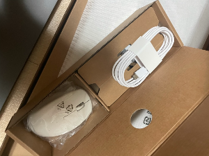 갤럭시북2-구성품으로-마우스와-usb충전선