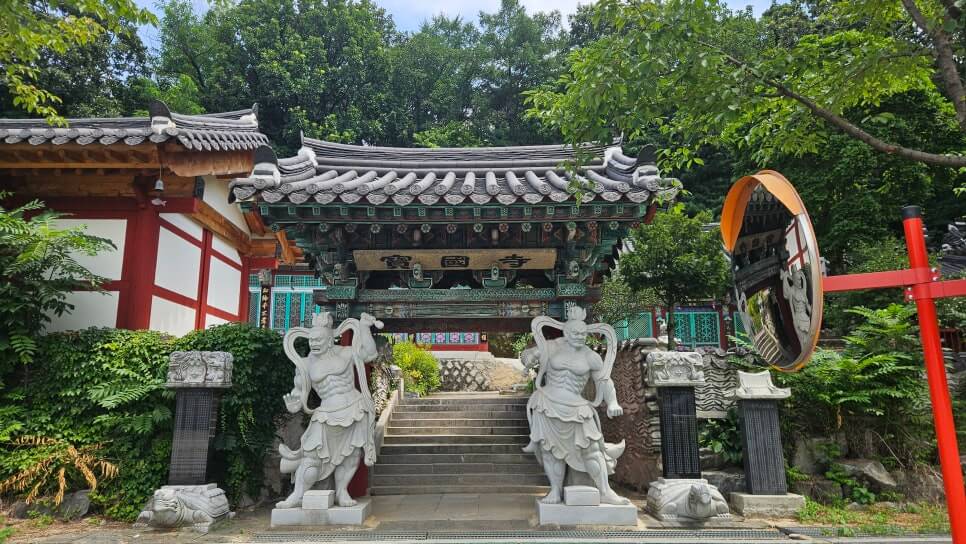 연천 보국사 : 한탄강 유역 자연환경과 어우러지고 평화의 염원이 담긴 고즈넉한 호국 사찰