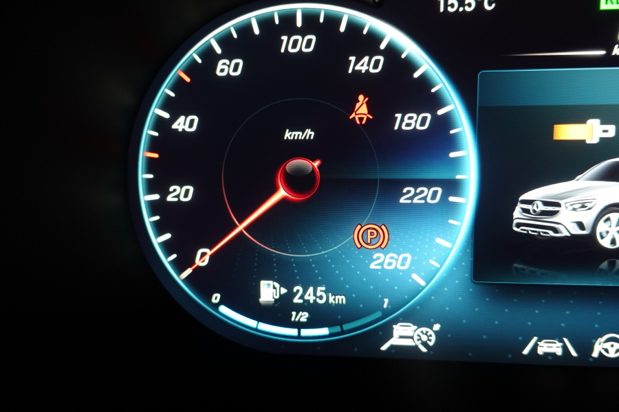 벤츠 GLC 300E 쿠페 실내디자인