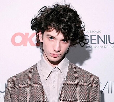 영화-아노라-출연진-쿠키영상-예고편-별점-한줄평