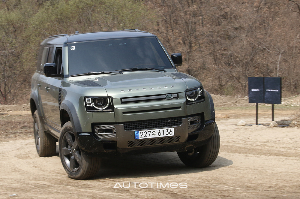 랜드로버 디펜더 130