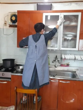 시니어 맞춤 수납 손이 닿는 높이 자주 쓰는 것 미끄럼 방지 안전 우선 정리_2