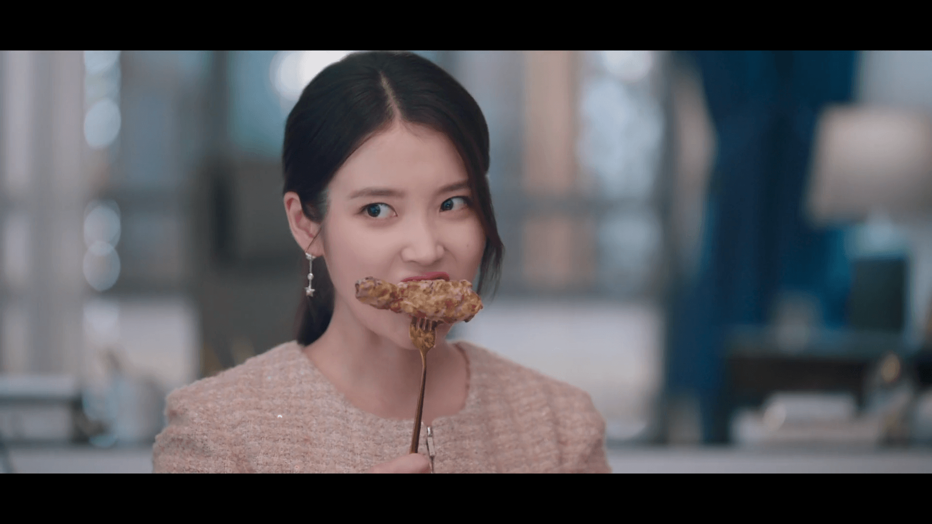 아이유 고추마요 치킨 먹방, 21세기 대군부인 성희주 스타일