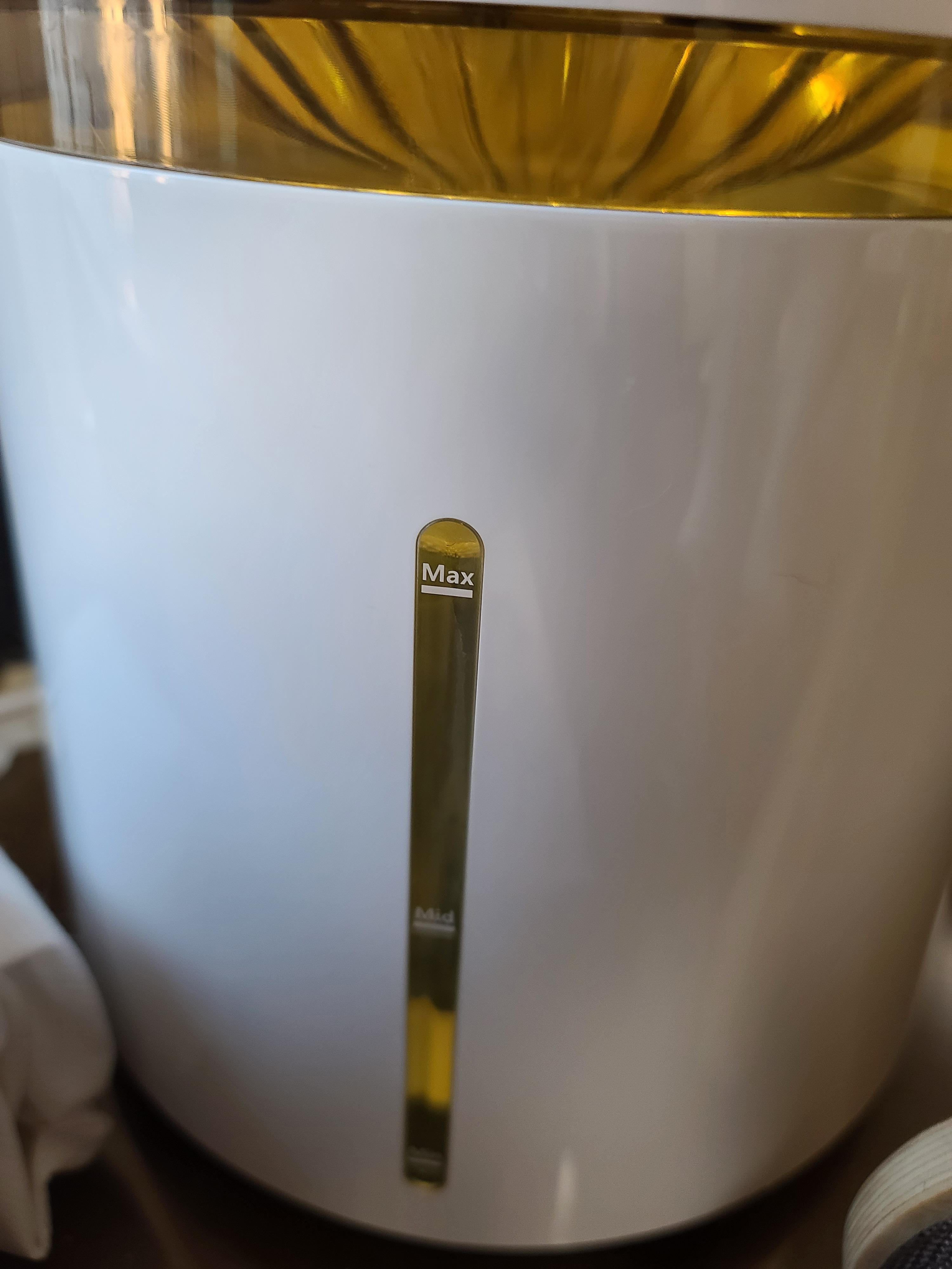 새벽에 창문을 연 이유는? 고양이 응아냄새의 심각성.