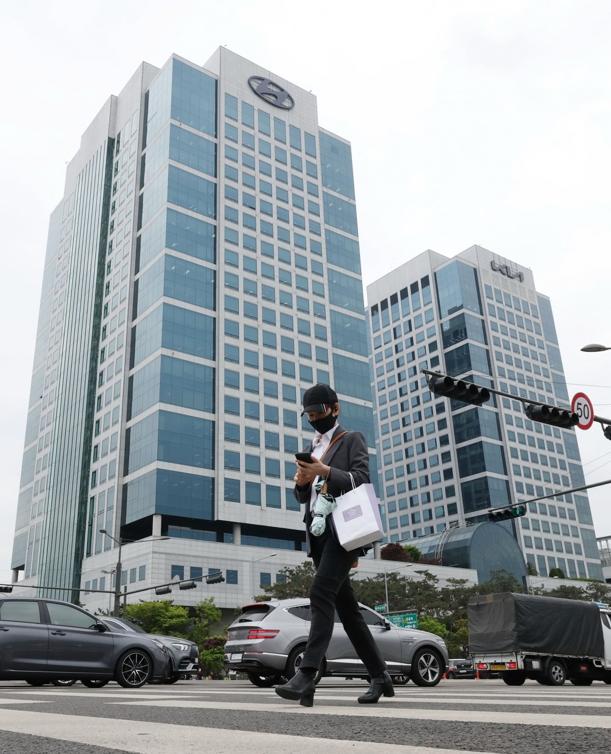 현대차와 기아의 합산 매출 및 영업이익이 사상 최대를 기록했다.