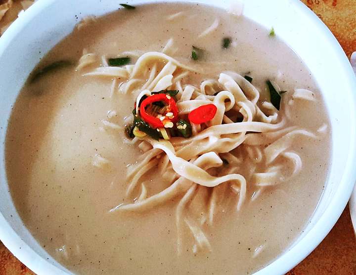 백반기행 조성모 편 곡물 칼국수 발반죽 우리밀 손칼국수 소머리수육 해물파전 경주 맛집 소개