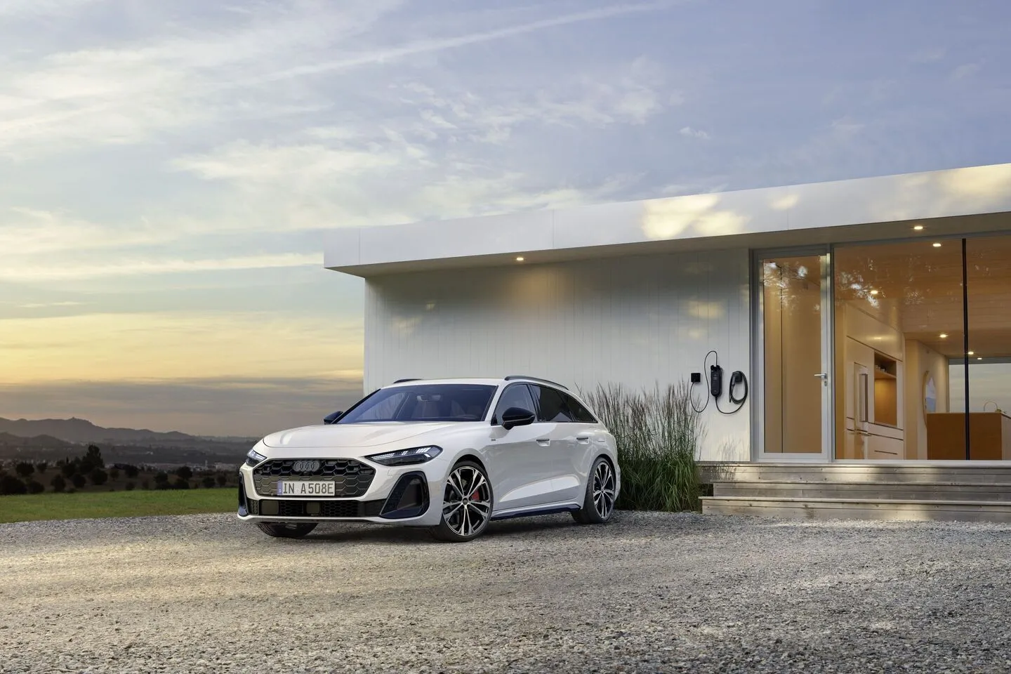 아우디 A5 E 하이브리드 이미지