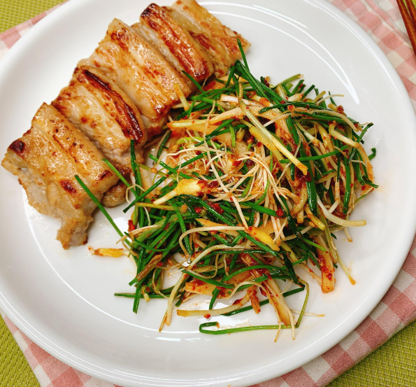 3월에 먹으면 좋은 제철 음식의 종류 Top 10 (봄철 음식) 두릅 냉이 쭈꾸미 취나물 씀바귀 바지락 달래 소라 부추 쑥