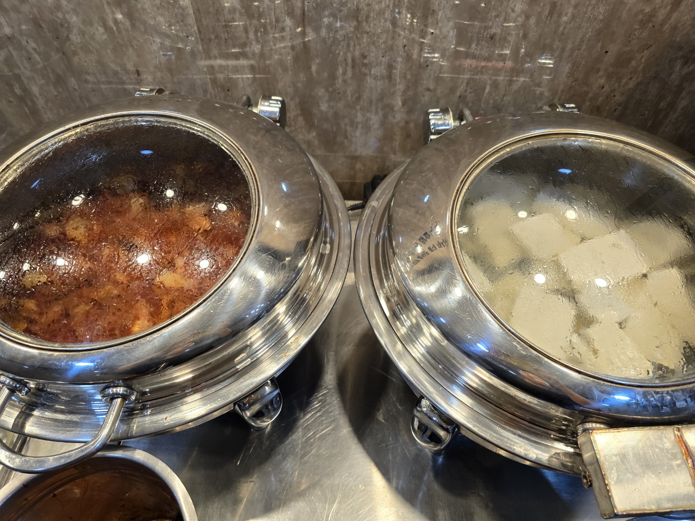 셀프바에 있는 두부김치