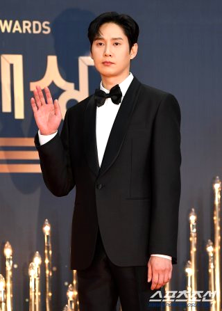 박성훈 배우 류현경 결별 이유 결혼 반대설 프로필 
