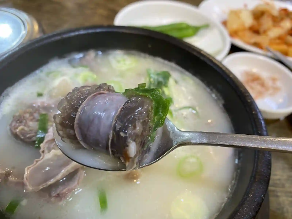 무봉리토종순대국 푸짐한 건더기 이미지