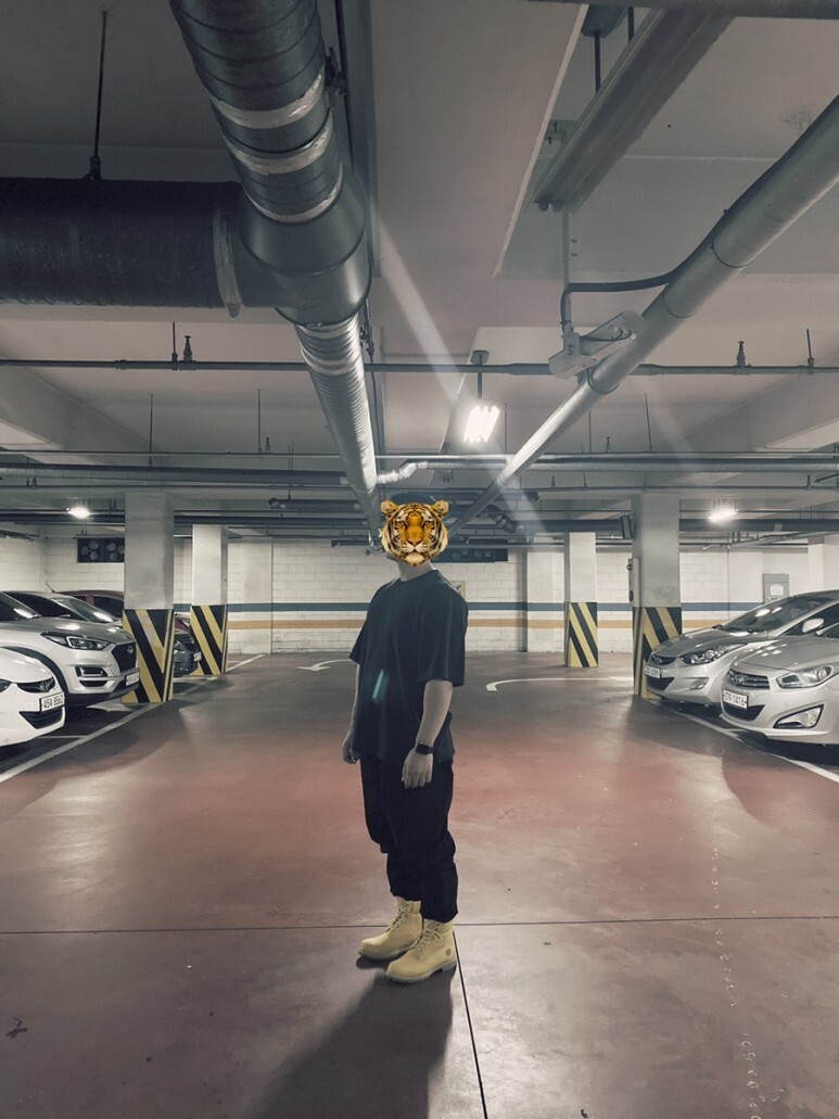 데일리 룩(오뭘입)_어커버 오버사이즈 반팔&#44; 그레이휴 오버사이즈 바지&#44; 팀버랜드 워커 미디엄옐로우&#44; 애플워치4&#44; 꿀조합코디&#44; ootd