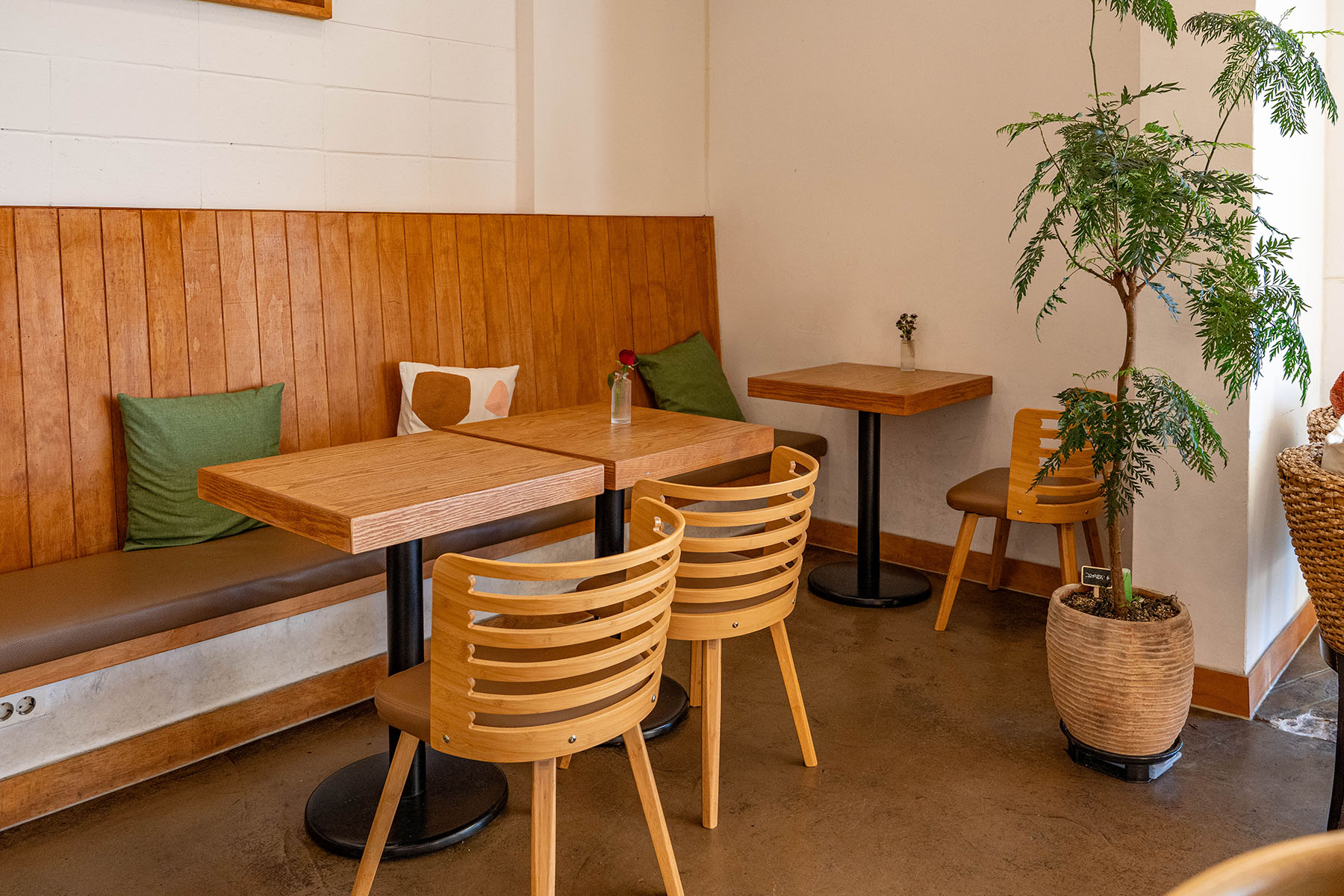 양재 브리즈커피 내부