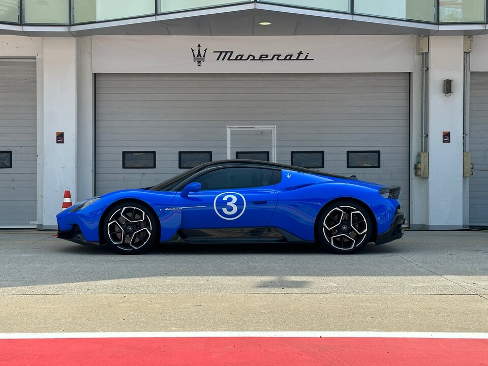 [시승] &quot;강렬함과 감성의 조화&quot; 서킷서 만난 삼지창&#44; 마세라티 &#39;그레칼레·MC20&#39;