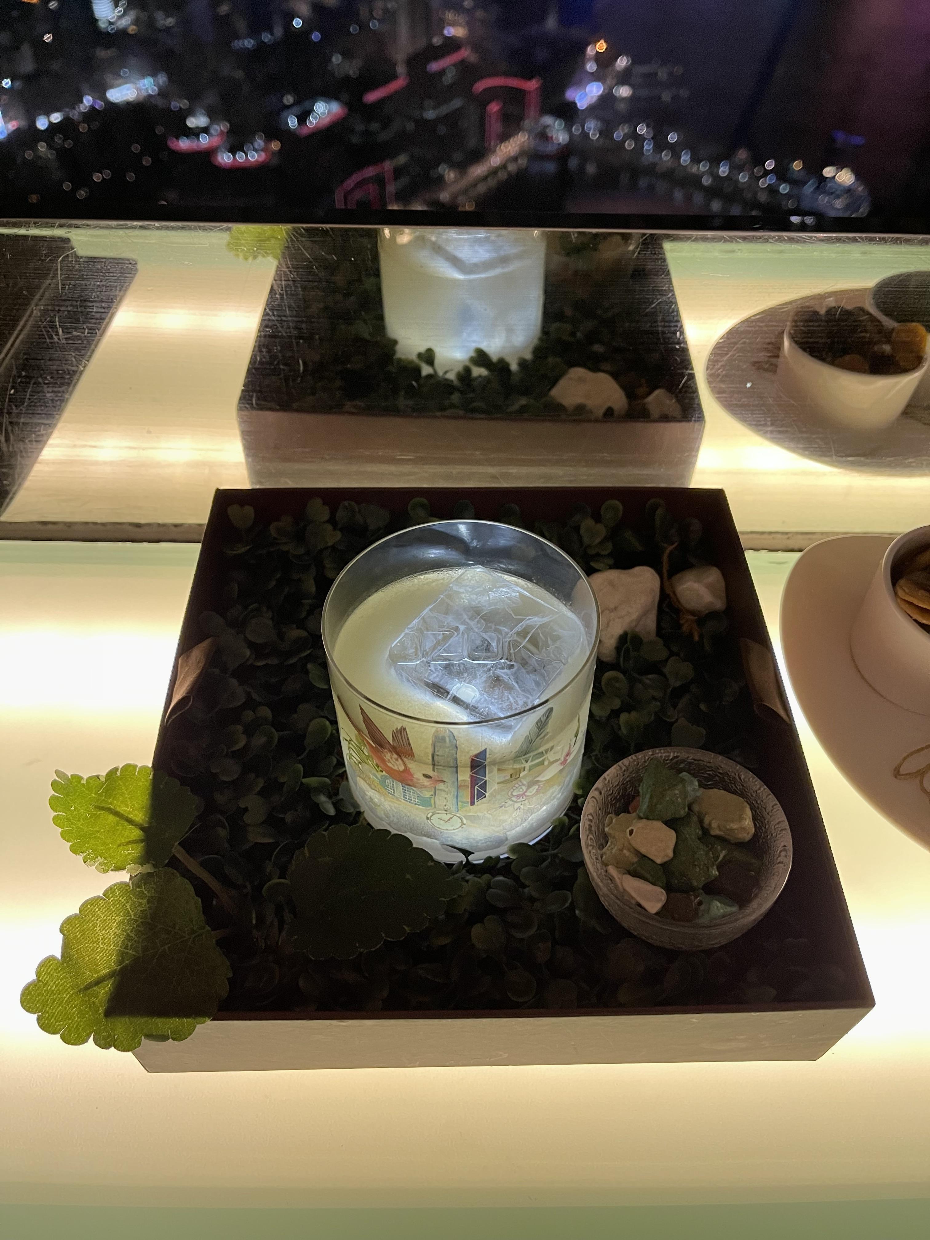 The Secret Garden (얼음에 'OZONE' 레터링 있는게 포인트)