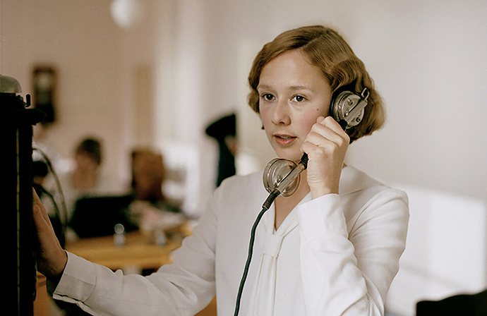 전화받는-아스트리드