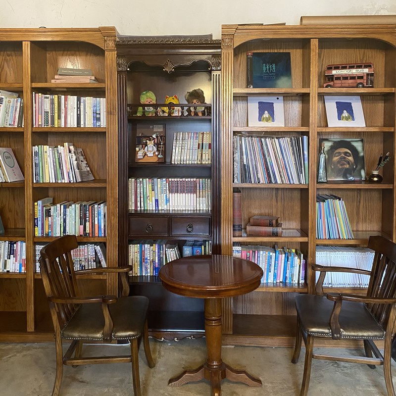 쿠안도-카페-내부-인테리어