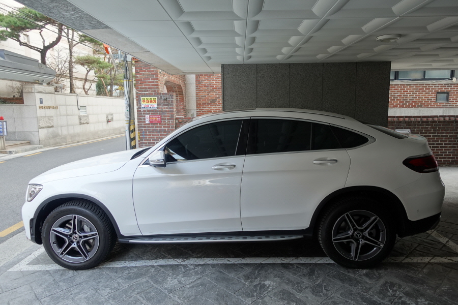 GLC 300e 쿠페 외부디자인 옆모습