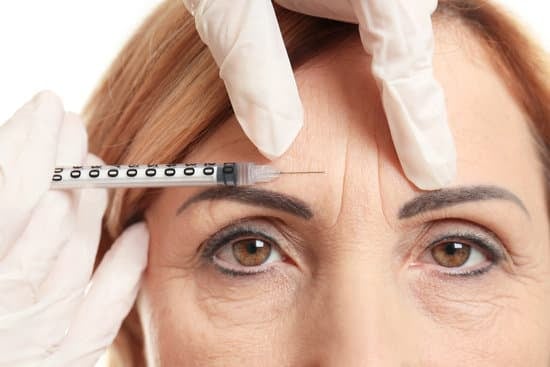 보톡스 주사 (Botox) – 표정 주름 개선 & 탄력 관리