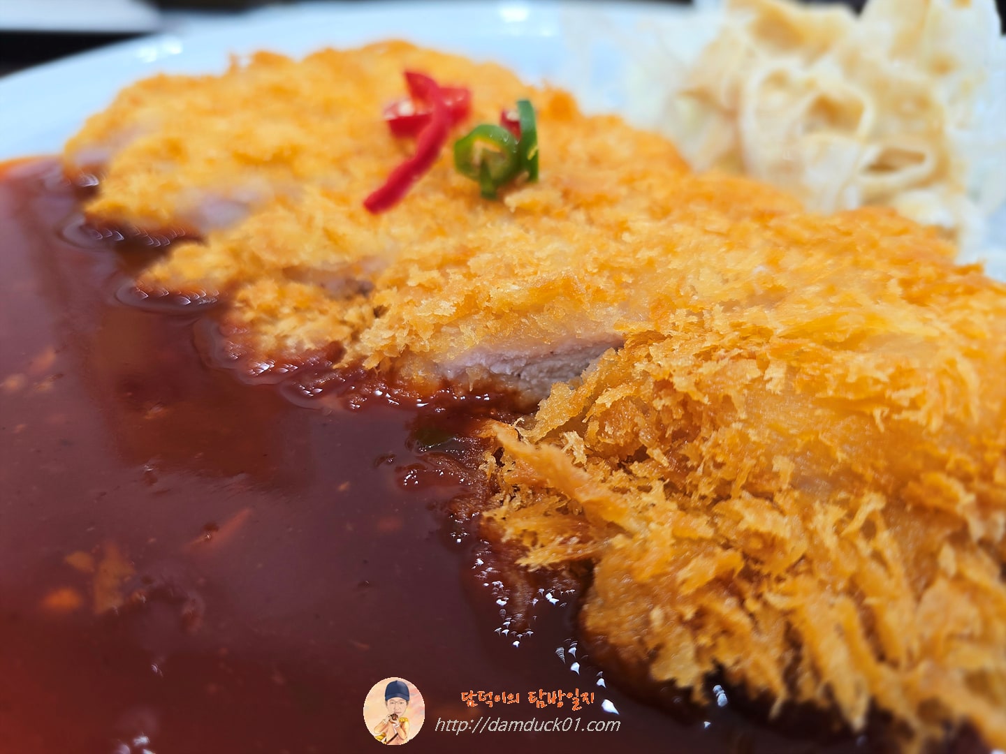 매콤로스카츠정식