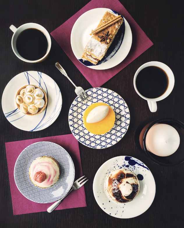 커피와 디저트의 궁합, 왜 이렇게 잘 맞을까?