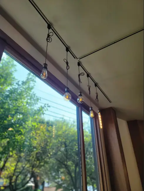 라온커피 아기자기한 내부