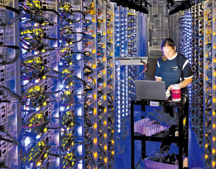 구글 데이터센터.