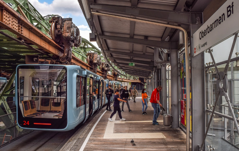 출근길을 즐겁게 만드는 이색 습관