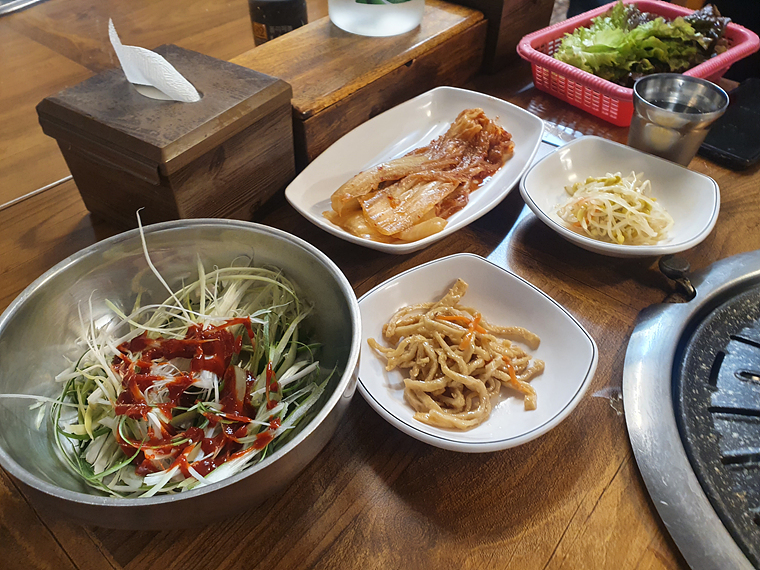 파절이와-묵은지-쌈채소