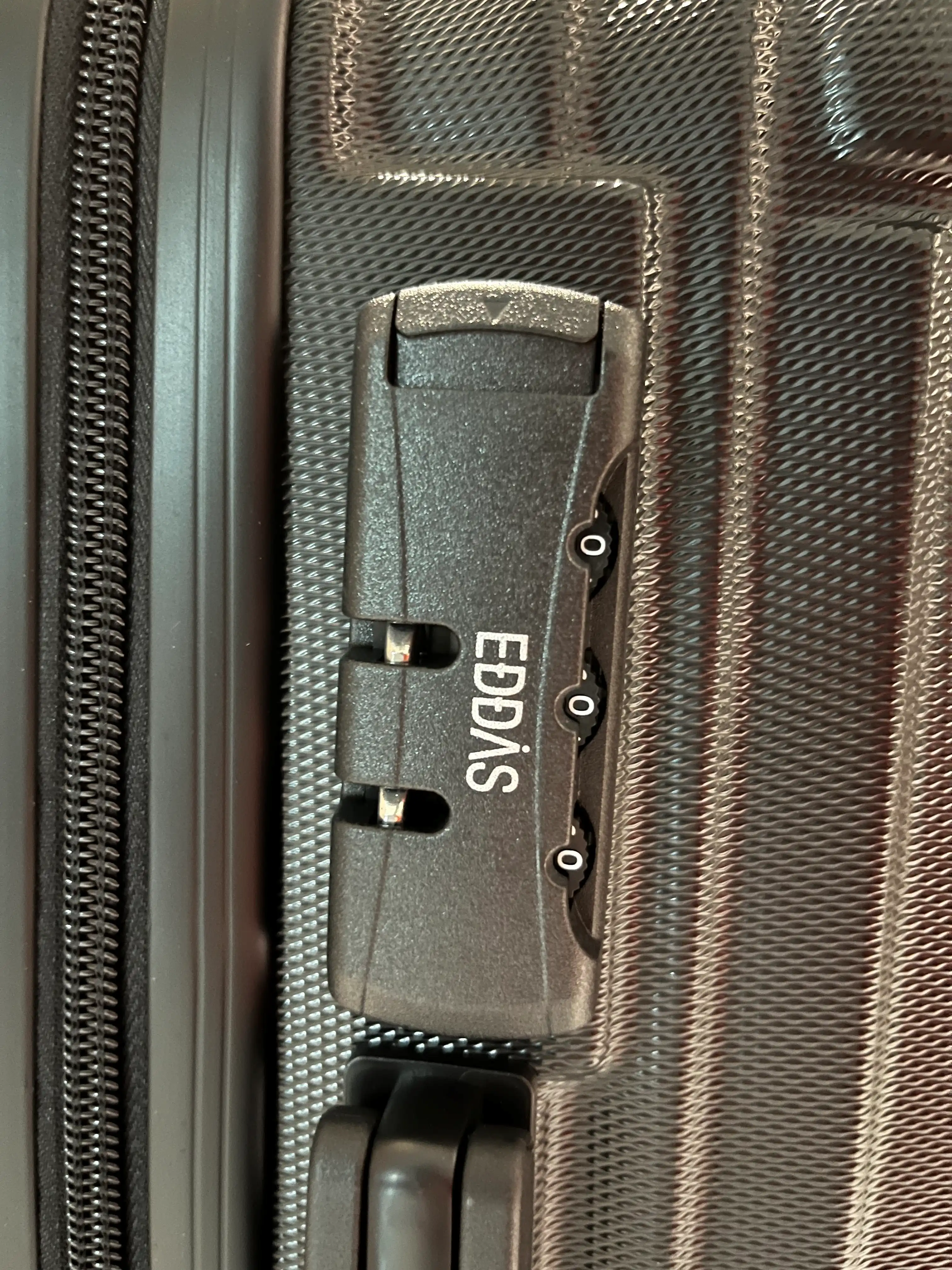 일반적인 캐리어 잠금장치