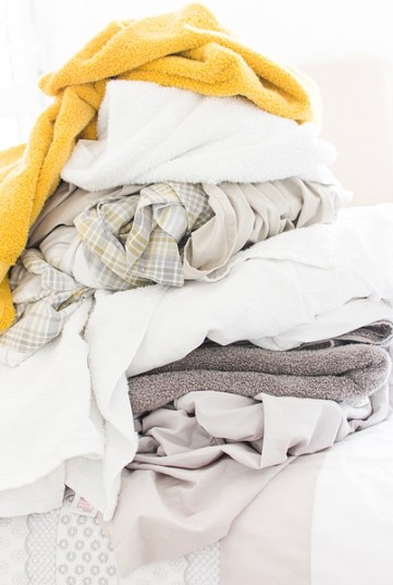 건쑰λμ§ μμ μνμμ 보κ΄ν λΉ¨λ