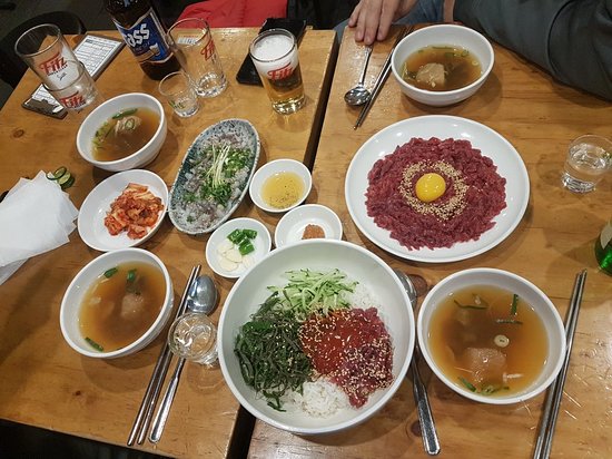 종로 광장시장 육회집, 육회자매집