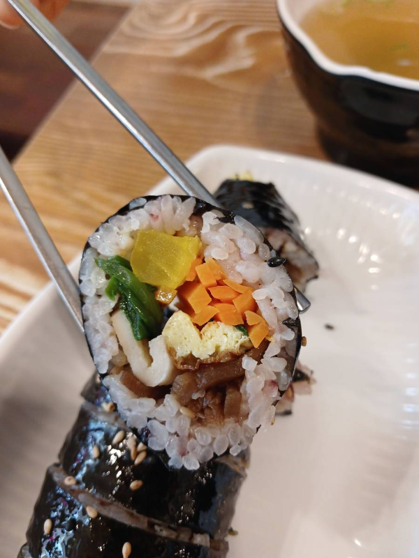 옛날국수 김밥 한개