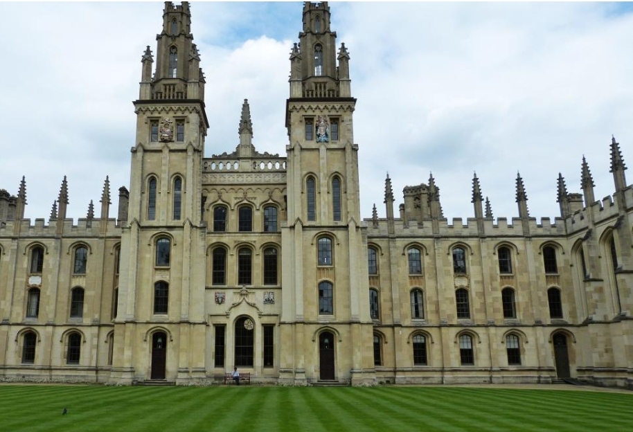 옥스퍼드 대학교 본관전경